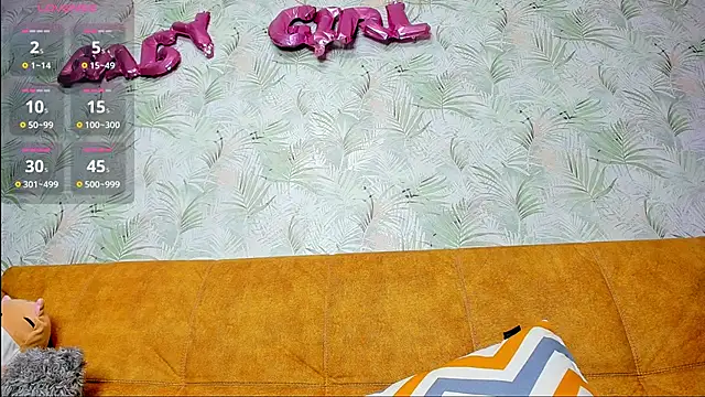 Snapshot of LuxieDelight chatting on 09.29.25 LuxieDelight online show from 09.29.25