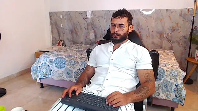 hanz col online show from 11.19.25