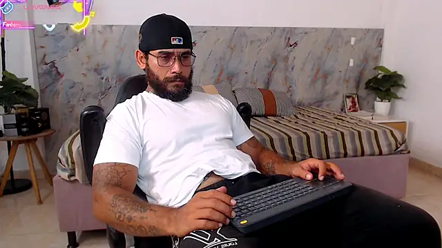 hanz col online show from 04.04.26