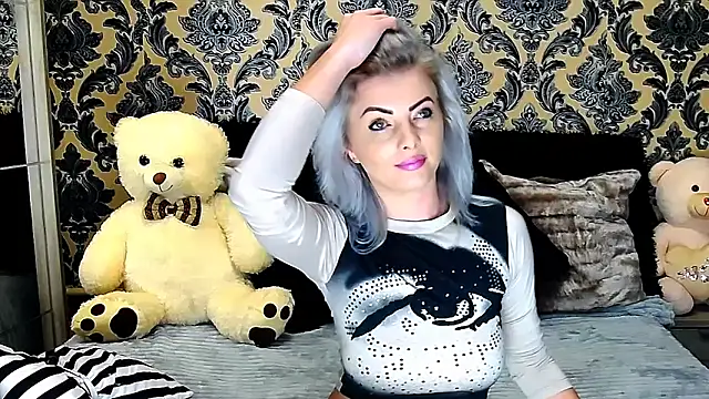 Snapshot of Aly_girl1 chatting on 02.05.25 Aly girl1 online show from 02.05.25