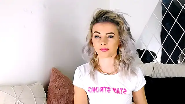 Snapshot of Aly_girl1 chatting on 02.08.26 Aly girl1 online show from 02.08.26