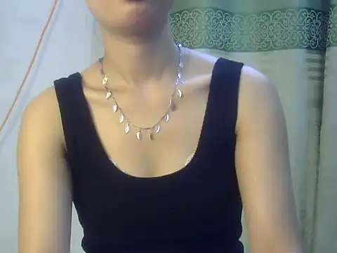 Snapshot of real_baddie chatting on 08.05.26 real baddie online show from 08.05.26