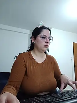 Snapshot of babyluna939 chatting on 07.02.26 babyluna939 online show from 07.02.26