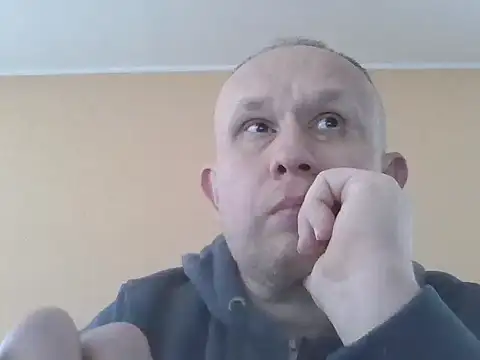 Snapshot of X46x chatting on 11.08.25 X46x online show from 11.08.25