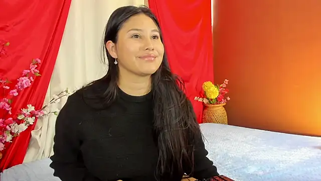 Little Ivy online show from 11.03.25