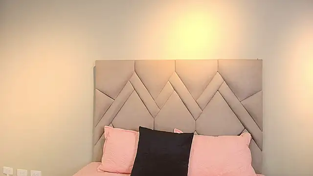 Isis Osman online show from 03.13.26