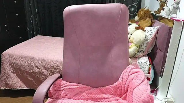 Snapshot of scarletteowens chatting on 02.17.25 scarletteowens online show from 02.17.25