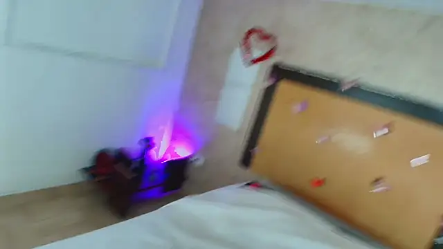 mialopez52 online show from 04.13.26