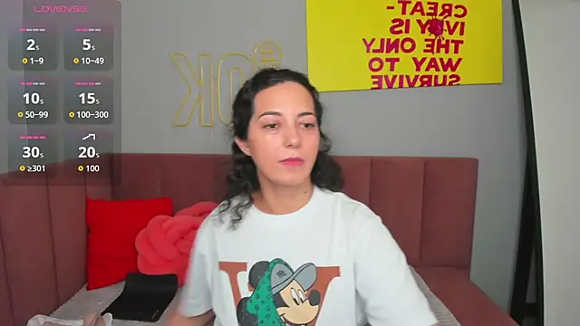 Linda Insatiable online show from 11.13.25