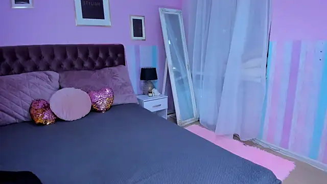 Laura Leee online show from 03.13.25