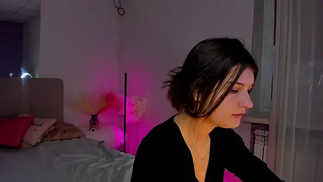 Laura Leee online show from 03.15.25