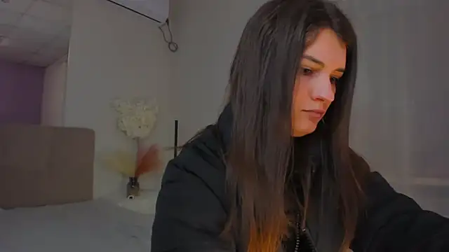 Laura Leee online show from 03.19.25