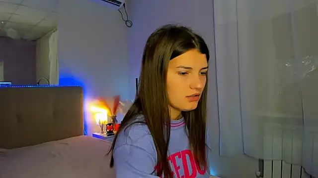 Laura Leee online show from 10.20.25