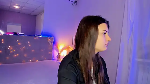 Snapshot of Laura_Leee chatting on 07.13.26 Laura Leee online show from 07.13.26
