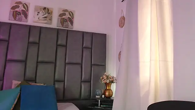 Snapshot of sophiaFoster4u chatting on 02.12.25 sophiaFoster4u online show from 02.12.25