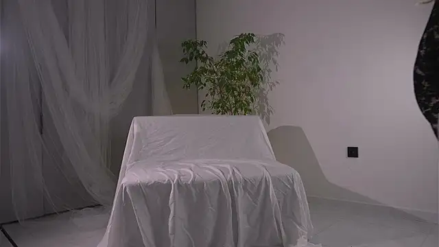 lorrie love story online show from 11.22.25