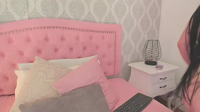 martina rivera  online show from 12.15.25