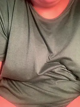 Snapshot of lunamas chatting on 10.06.25 lunamas online show from 10.06.25