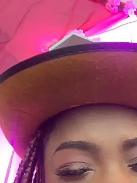 Snapshot of clhoe_miller1 chatting on 12.13.24 clhoe miller1 online show from 12.13.24