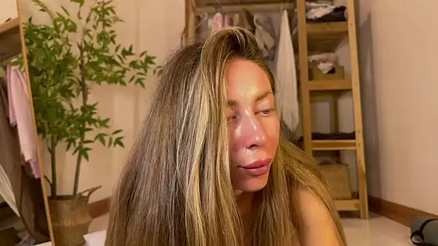 Snapshot of ___art chatting on 10.28.25    art online show from 10.28.25