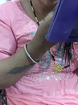 Snapshot of Urmila_bhabhii chatting on 04.29.26 Urmila bhabhii online show from 04.29.26