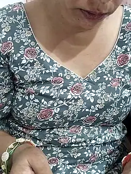 Snapshot of Urmila_bhabhii chatting on 06.05.26 Urmila bhabhii online show from 06.05.26