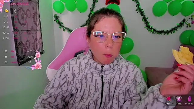 Snapshot of Susana_garcia_ chatting on 12.13.24 Susana garcia  online show from 12.13.24