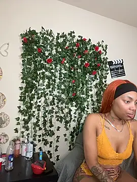 butterflybootyy online show from 11.30.25