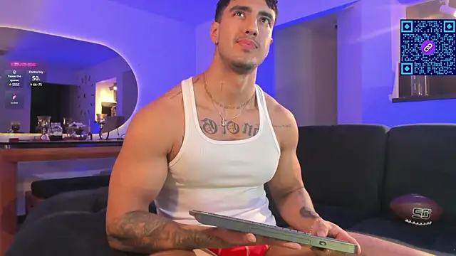 Snapshot of JACOB_MARTINS chatting on 12.10.24 JACOB MARTINS online show from 12.10.24