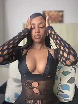 Snapshot of BhadBhad_Kitty chatting on 09.19.25 BhadBhad Kitty online show from 09.19.25