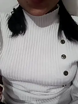 Snapshot of Riyu_05 chatting on 12.22.24 Riyu 05 online show from 12.22.24