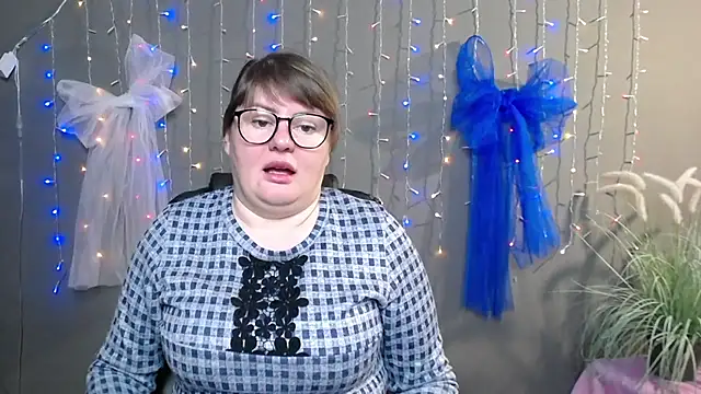 ZannaDreil online show from 11.21.25