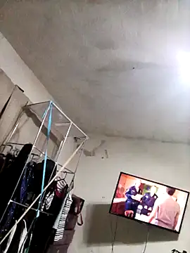 Snapshot of SINUECASTILLO chatting on 01.29.25 SINUECASTILLO online show from 01.29.25