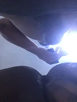 Snapshot of SINUECASTILLO chatting on 03.17.25 SINUECASTILLO online show from 03.17.25