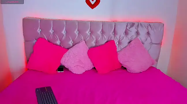 Cristal moon1 online show from 12.20.24