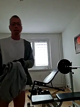 Snapshot of Maiki82 chatting on 03.11.25 Maiki82 online show from 03.11.25