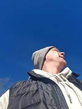 Snapshot of Maiki82 chatting on 03.17.25 Maiki82 online show from 03.17.25