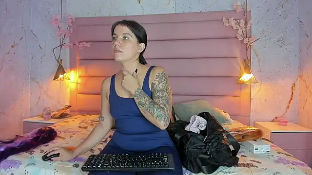 MelaniieRoux online show from 10.24.25