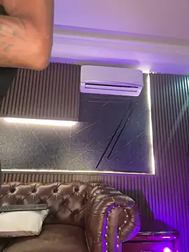 AaronCruz  online show from 02.28.26