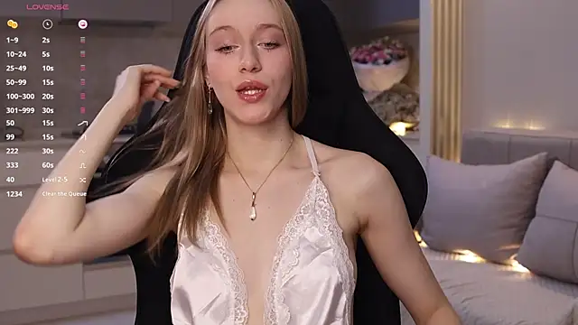 PollyAgata online show from 11.25.25