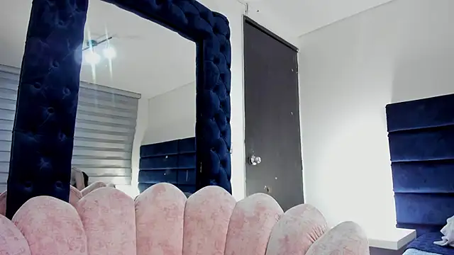  Cristal evans online show from 02.10.25