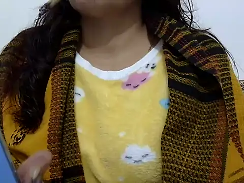 Snapshot of mishi_kaur chatting on 12.15.24 mishi kaur online show from 12.15.24