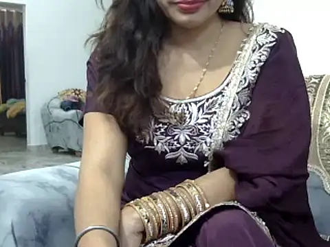 Snapshot of mishi_kaur chatting on 12.27.24 mishi kaur online show from 12.27.24