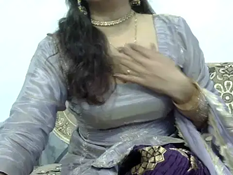 Snapshot of mishi_kaur chatting on 01.18.25 mishi kaur online show from 01.18.25