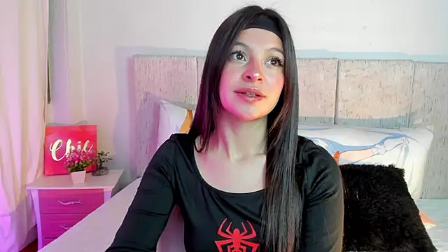 LucyEvans  online show from 09.10.25