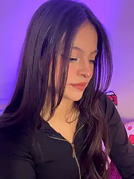 LucyEvans  online show from 11.26.25