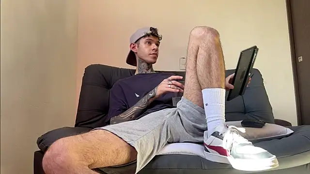 Saturno v online show from 03.22.25