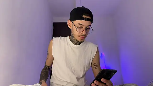 Saturno v online show from 09.11.25