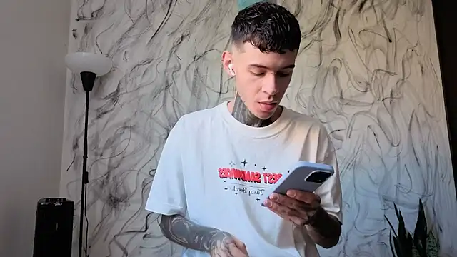 Snapshot of Saturno_v chatting on 02.05.26 Saturno v online show from 02.05.26