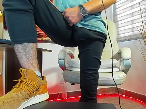 Snapshot of alessandro_wye chatting on 02.23.25 alessandro wye online show from 02.23.25